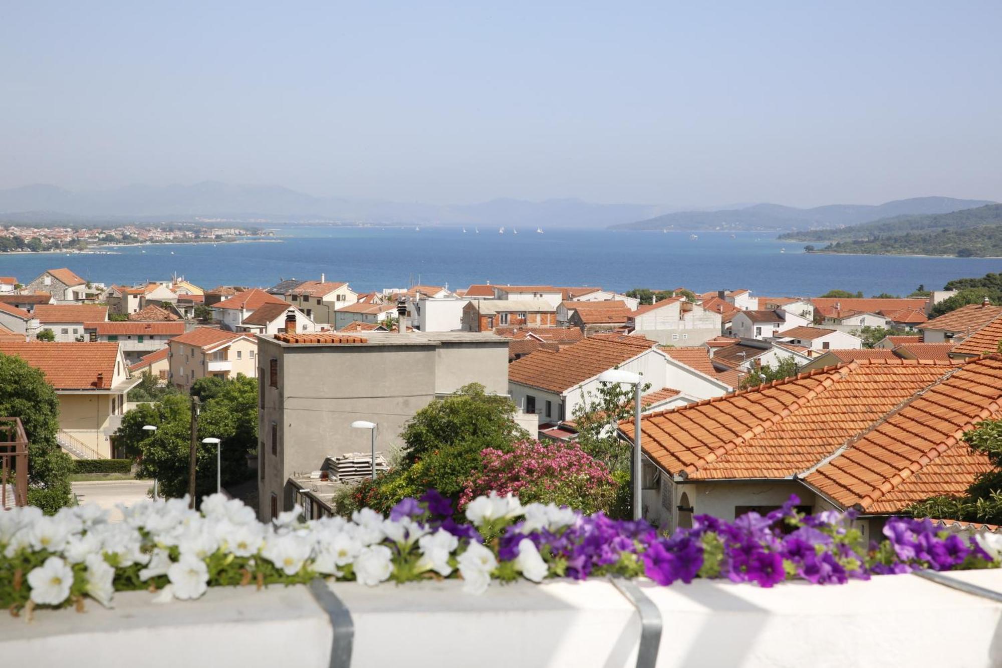 Apartments Katarine Zrinske Vodice Exterior photo