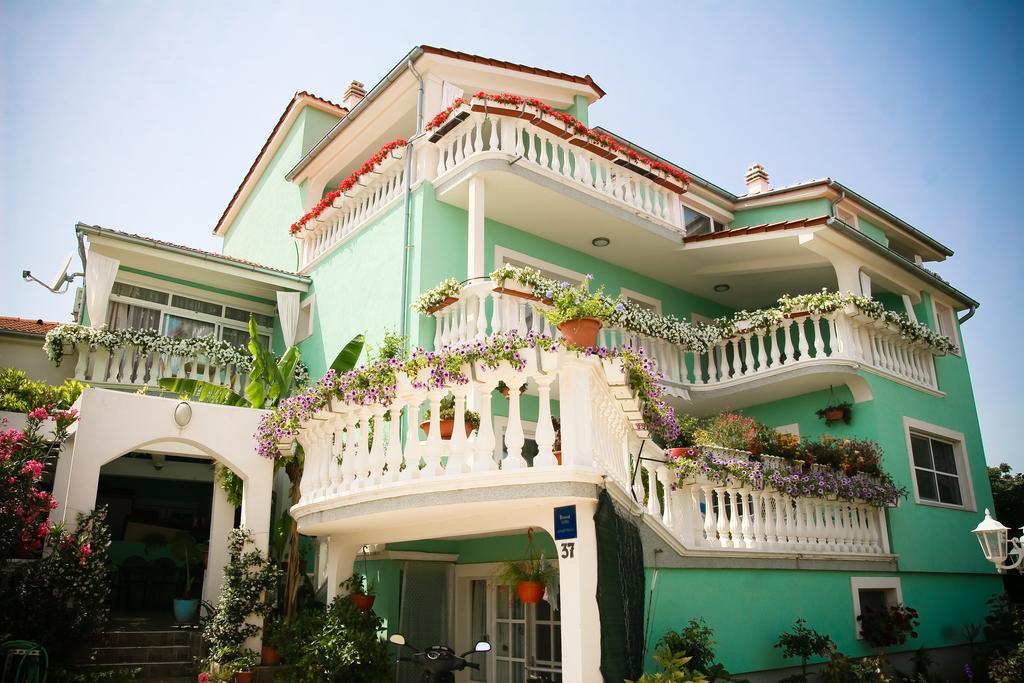 Apartments Katarine Zrinske Vodice Exterior photo