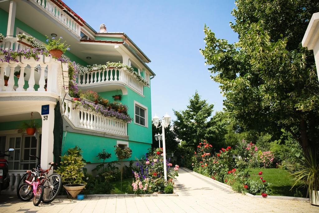 Apartments Katarine Zrinske Vodice Exterior photo