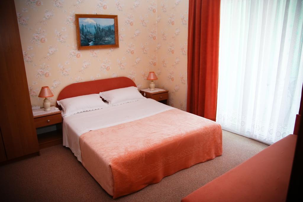 Apartments Katarine Zrinske Vodice Exterior photo