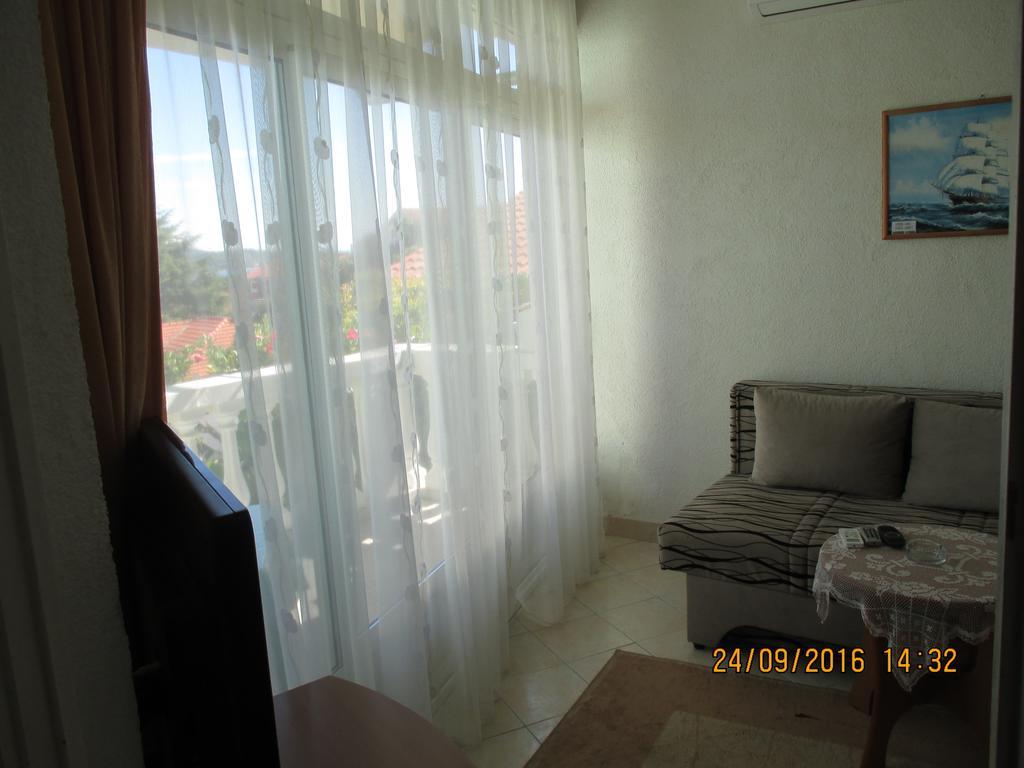 Apartments Katarine Zrinske Vodice Exterior photo